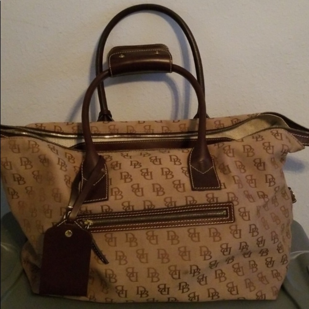 Weekender    ,,,,,,LOOKING. FOR